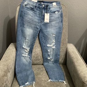 Judy Blue Mid Rise Skinny Jean 11